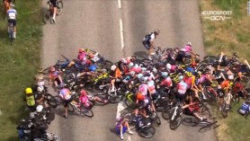 Accident teribil la Turul Franței feminin, zeci de cicliste au fost rănite